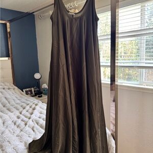 Silk & Salt Women's Olive Green Sleeveless Maxi Dress